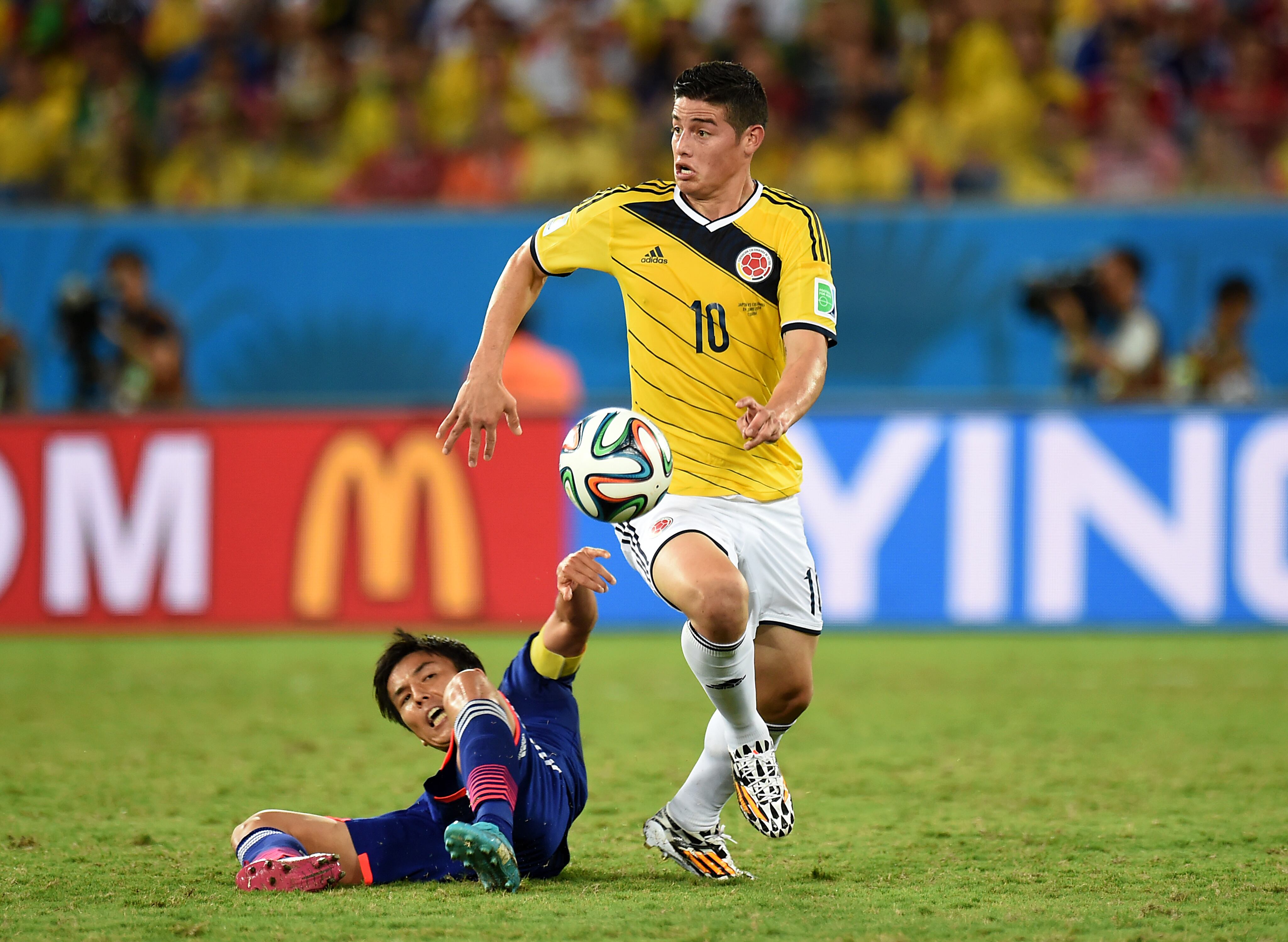 (3) Golazo de James Rodríguez a Japón en la tercera fecha de la fase de grupos en Brasil 2014.