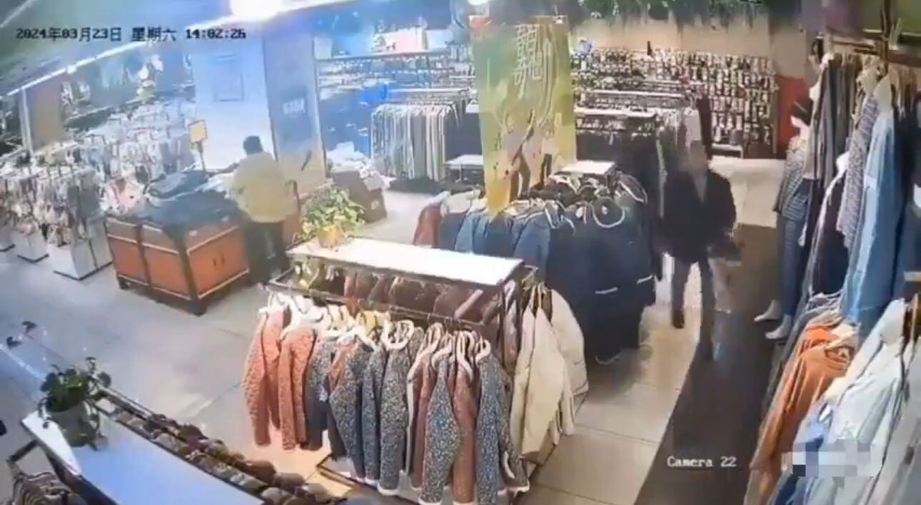 Una de las trabajadoras resultó herida