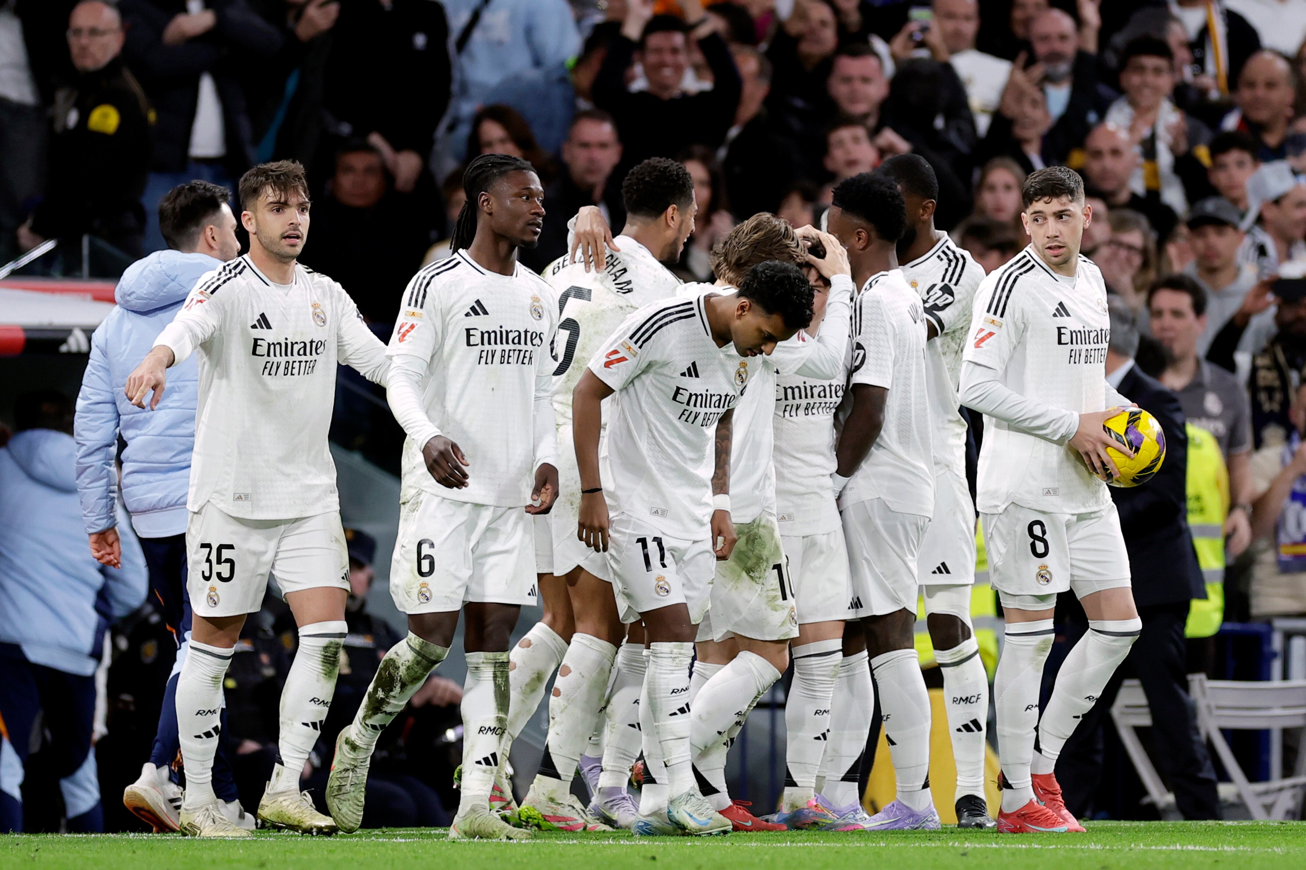 MADRID, SPAIN - MARCH 29: Kylian Mbappe of Real Madrid celebrates 3-2 with Raul Asencio of Real Madrid, Eduardo Camavinga of Real Madrid, Jude Bellingham of Real Madrid, Rodrygo of Real Madrid, Luka Modric of Real Madrid, Vinicius Junior of Real Madrid, Antonio Rudiger of Real Madrid, Federico Valverde of Real Madrid  during the LaLiga EA Sports  match between Real Madrid v Leganes at the Estadio Santiago Bernabeu on March 29, 2025 in Madrid Spain (Photo by Maria Gracia Jimenez/Soccrates/Getty Images)