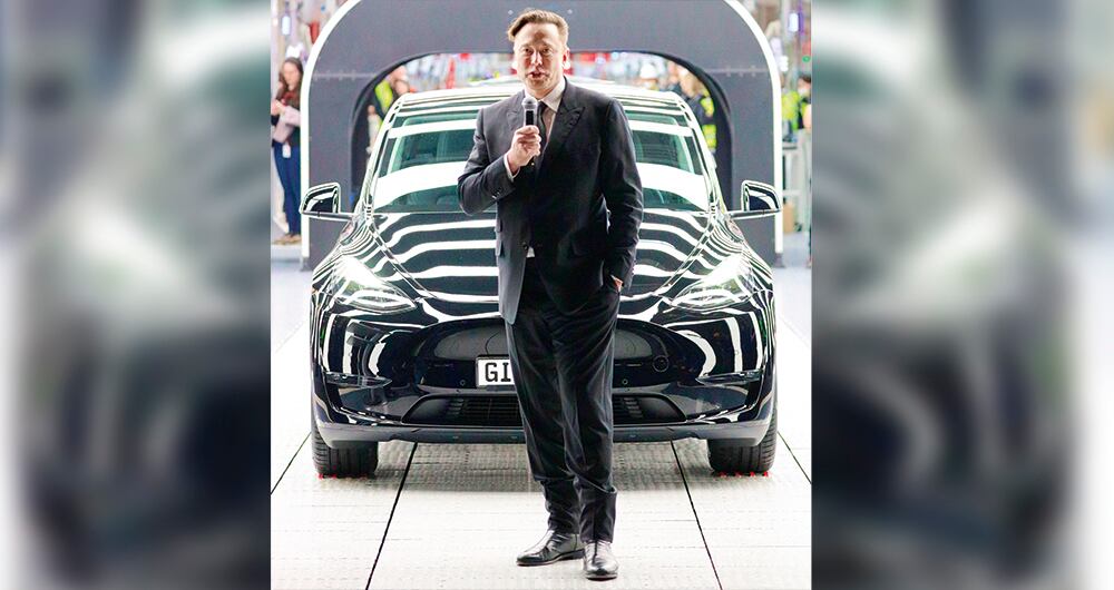 En la riqueza total incluye tanto activos financieros (dinero en cuentas, acciones, bonos, etc...) como activos no financieros (viviendas y otros).