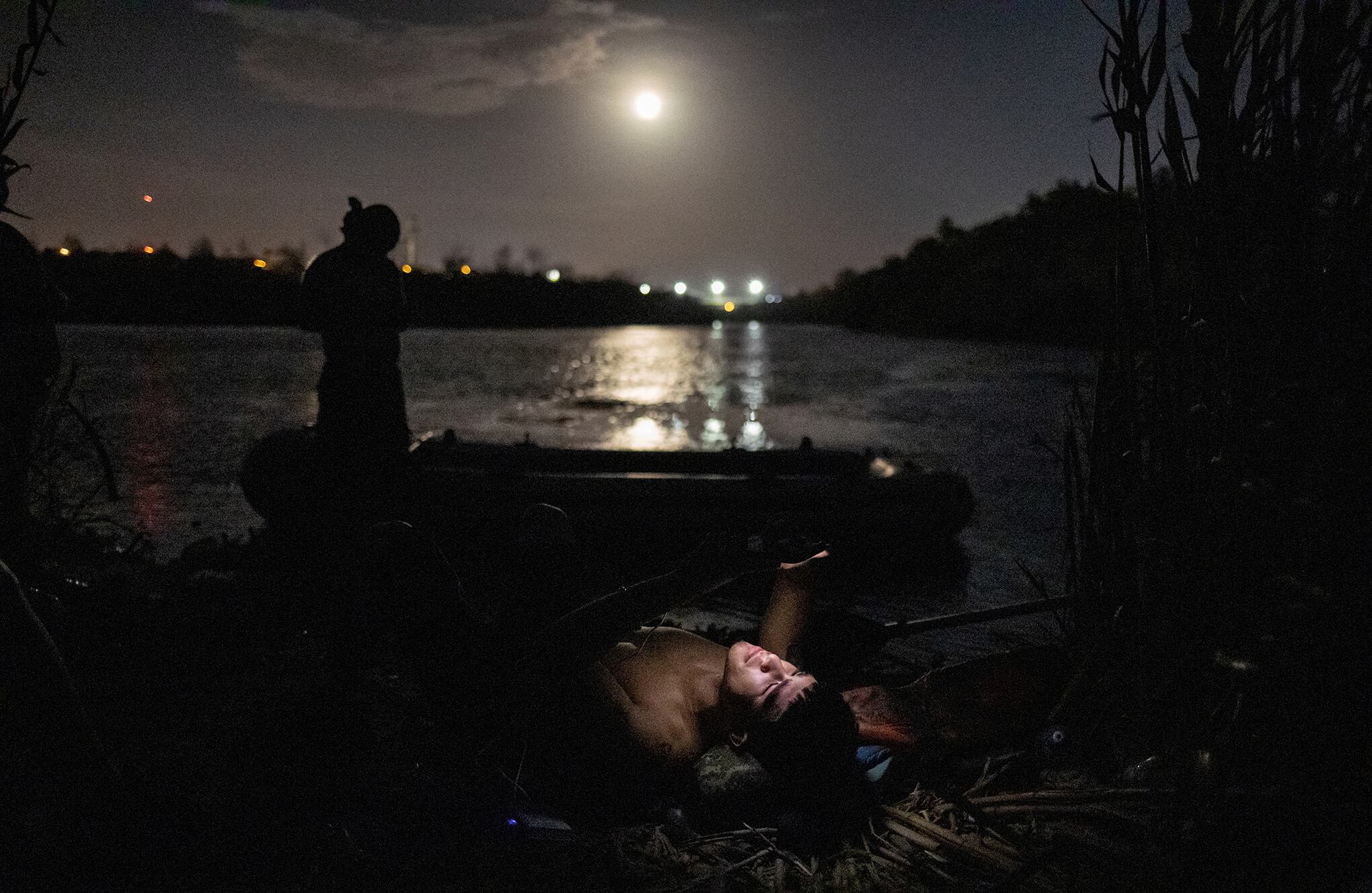 En imágenes : Solicitantes de asilo cruzan Río Grande hacia EE. UU.