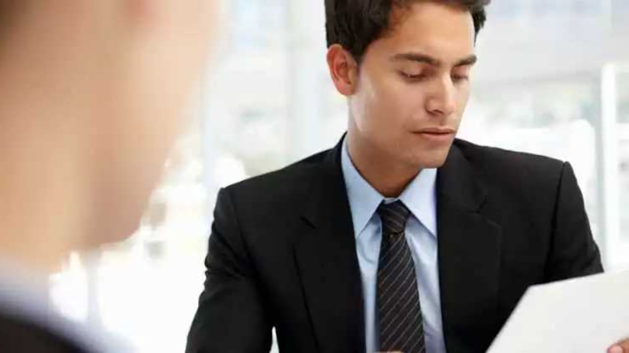 Los interesados deberán consultar los requisitos de las vacantes en la página web de la comisión.