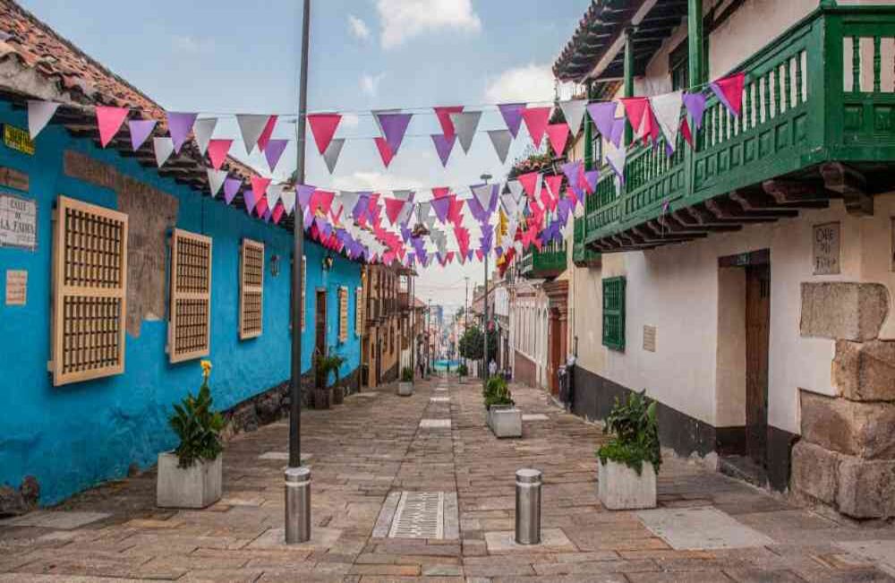 La alcaldesa de la ciudad, Claudia López, decretó un simulacro de aislamiento antes de que se impusiera la cuarentena en todo el país. Este fue desde el 20 de marzo hasta el 24 del mismo mes. Clara Moreno-SEMANA
