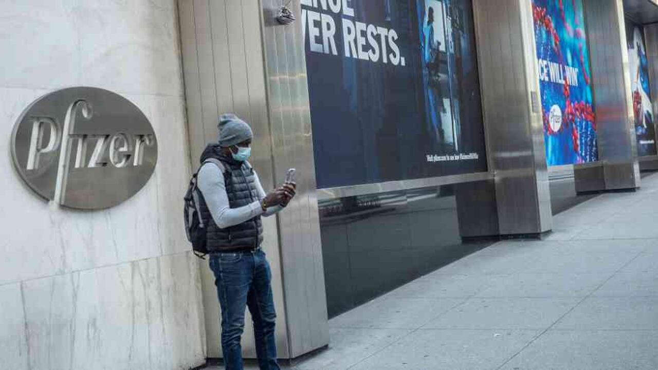 Las inoculaciones masivas empezarían a aplicarse en menos de 24 horas en Estados Unidos, anunció Donald Trump.