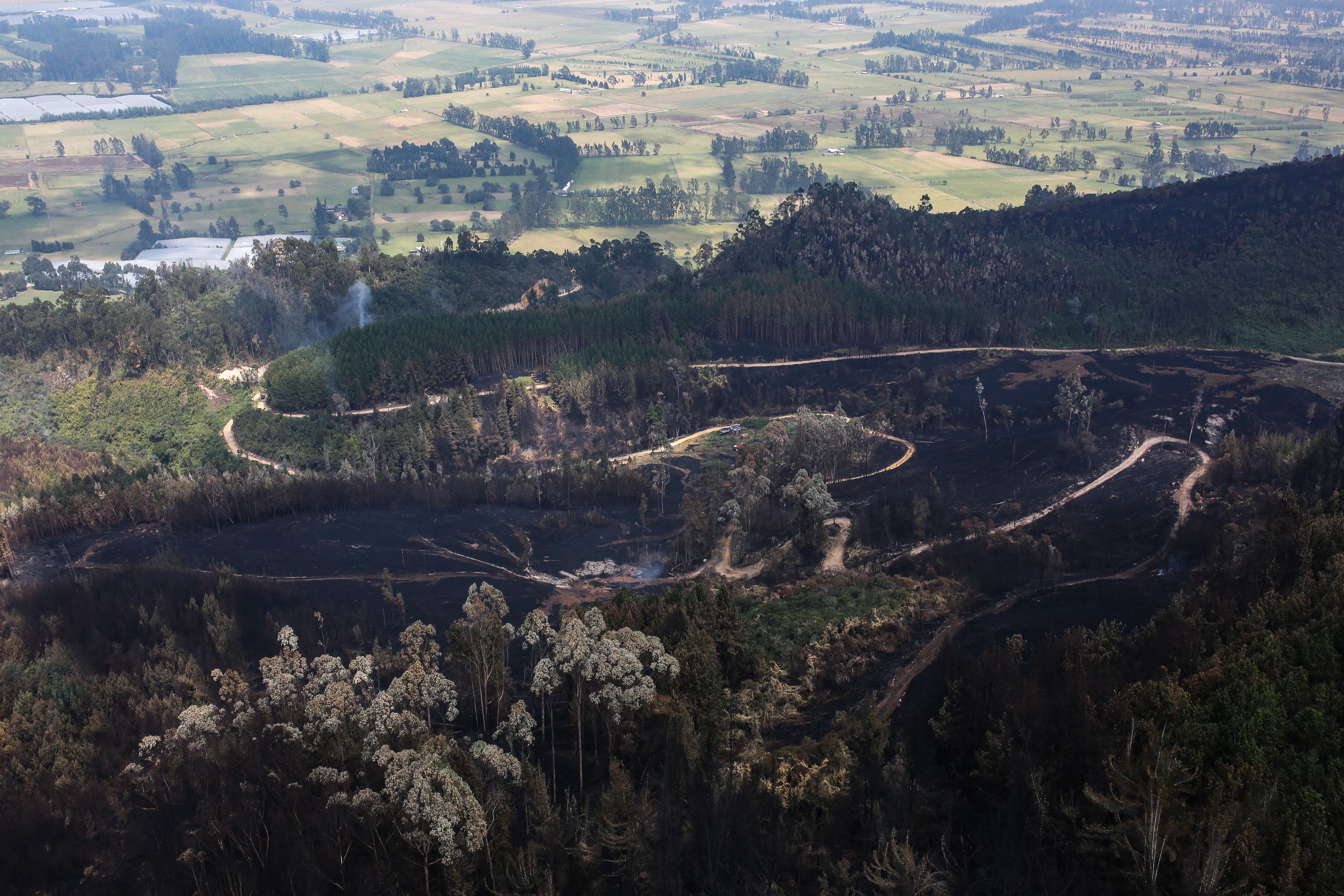 Sobrevuelo en Cundinamarca, sobre las zonas devastadas por los incendios