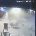 En video quedó registrada explosión de carro en estación de servicio en Cali