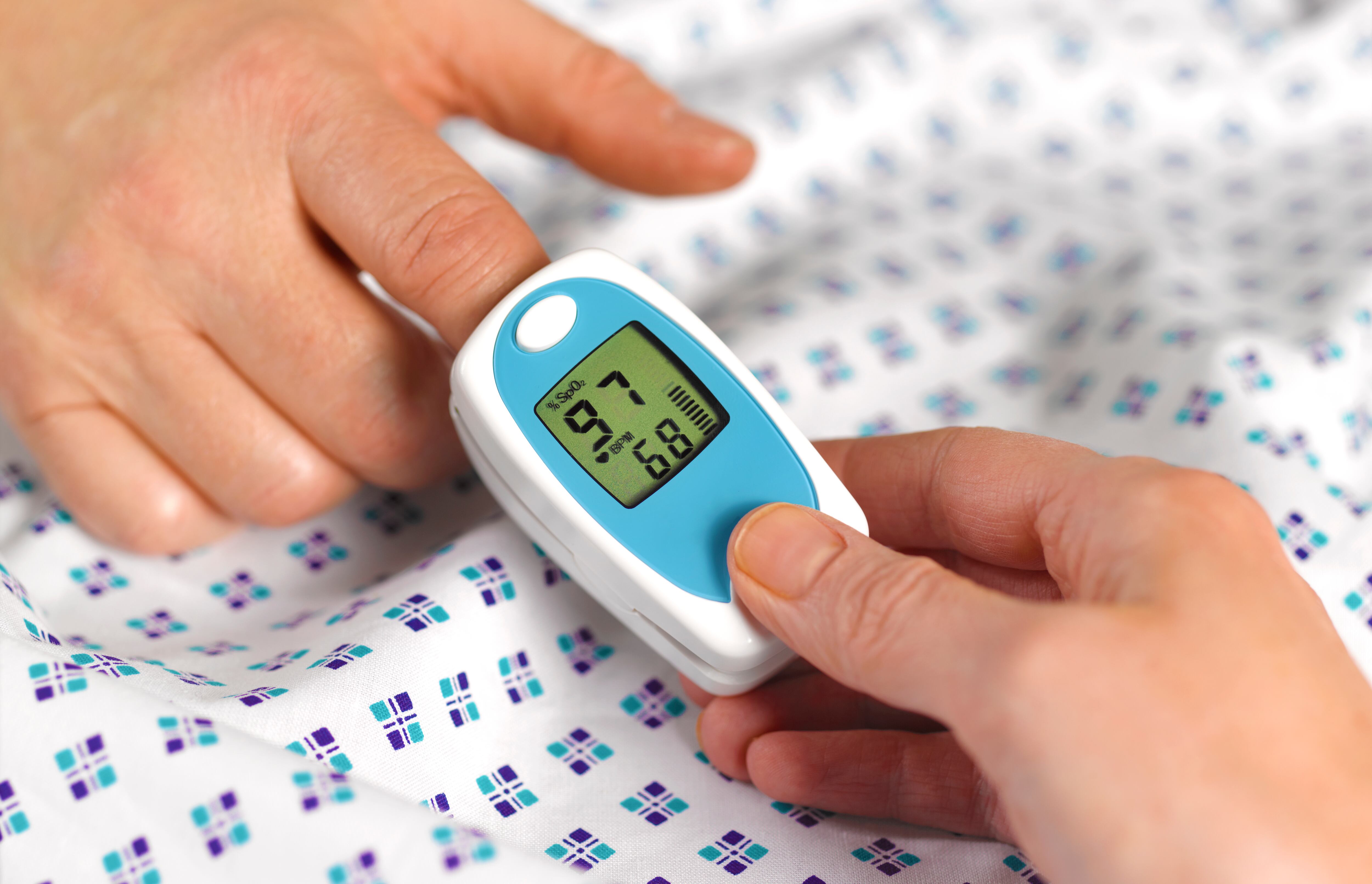 ¿Cómo medir la saturación de oxígeno en la sangre y cuáles son los niveles normales?