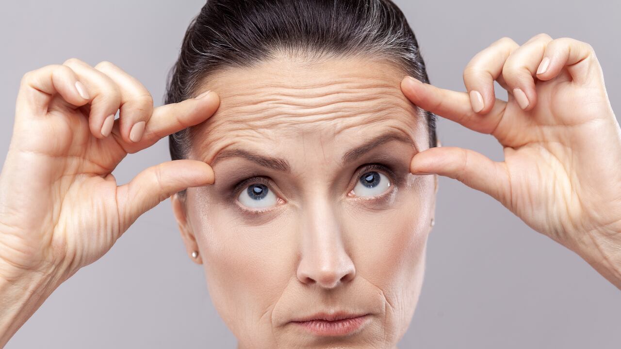 Los signos de la pérdida de colágeno se van desarrollando a medida que la persona envejece.