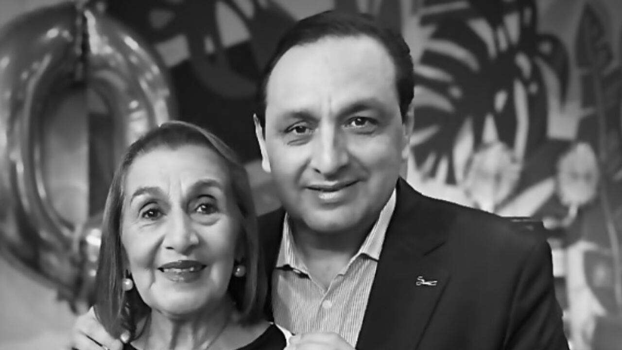 Jorge Alfredo Vargas y su mamá