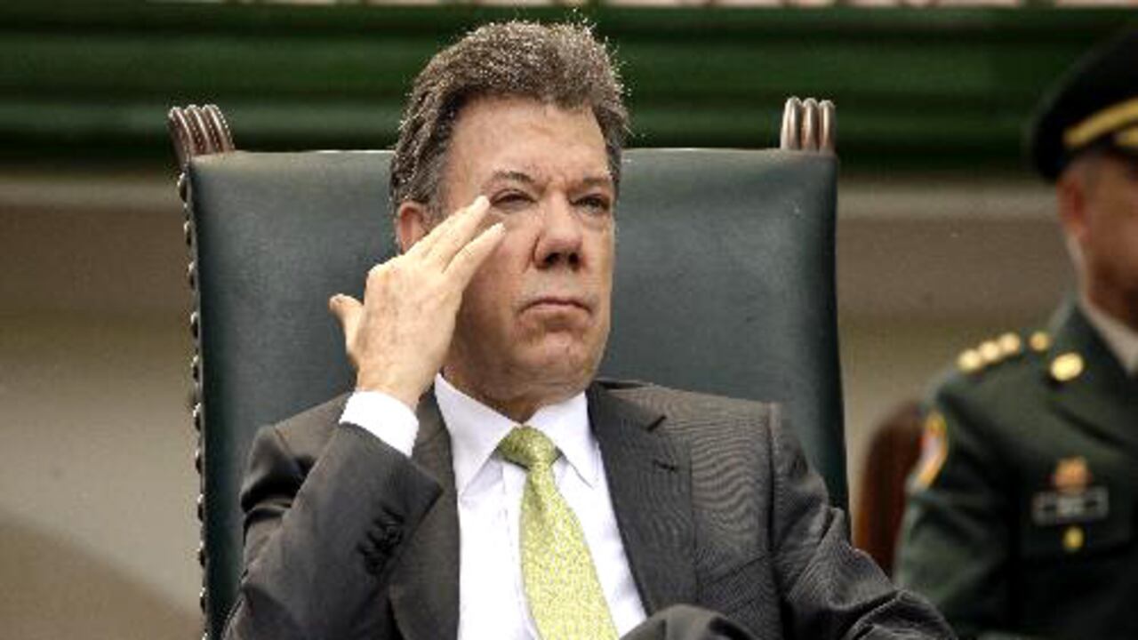 En materia de transportes, Santos se refirió al inicio del proceso de adjudicación de "el más ambicioso plan de infraestructura vial" de Colombia mediante la construcción de una red de autopistas por unos 25.000 millones de dólares.