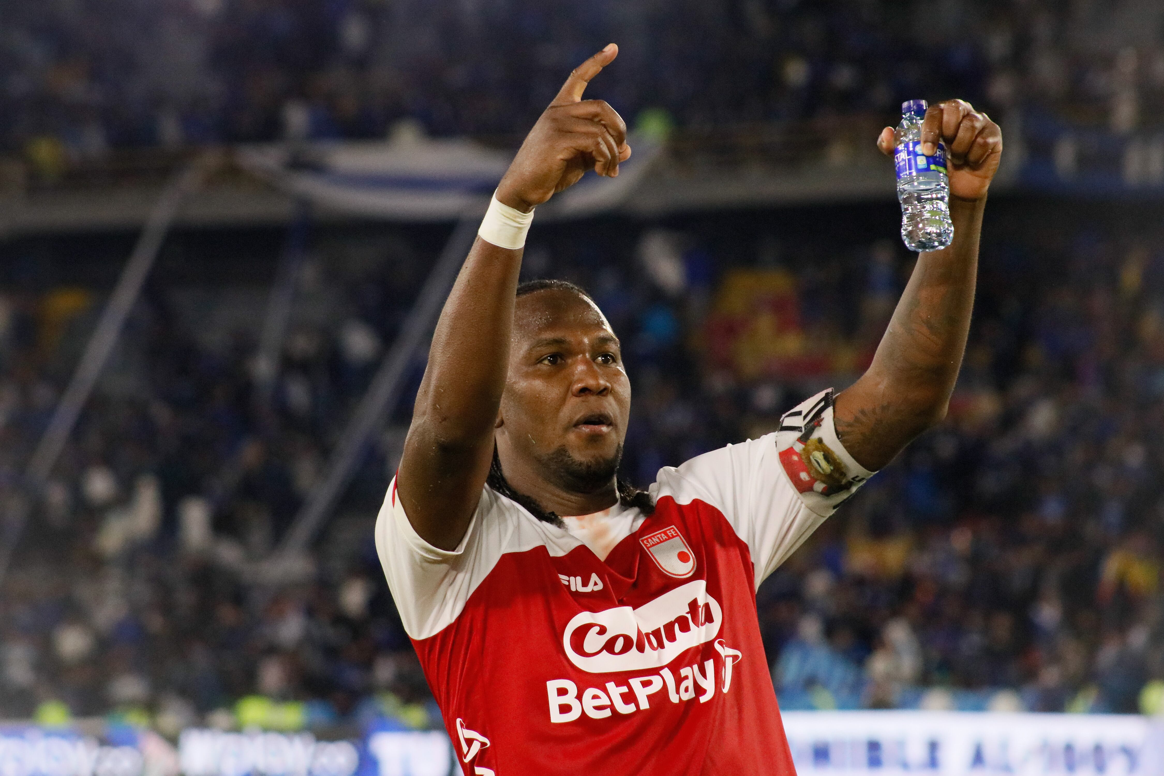 Hugo Rodallega en el clásico donde Santa Fe eliminó a Millonarios en 2025-l.
