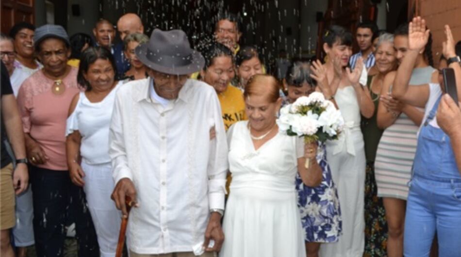 Los adultos llevan trece años juntos.