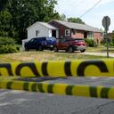 Una casa que se cree que está relacionada con el tirador en el intento de asesinato del candidato presidencial republicano, el expresidente Donald Trump, el lunes 15 de julio de 2024, en Bethel Park, Pensilvania. Los investigadores están buscando pistas sobre lo que pudo haber llevado a Thomas Matthew Crooks a intentar asesinar a Trump. (Foto AP/Gene J. Puskar)