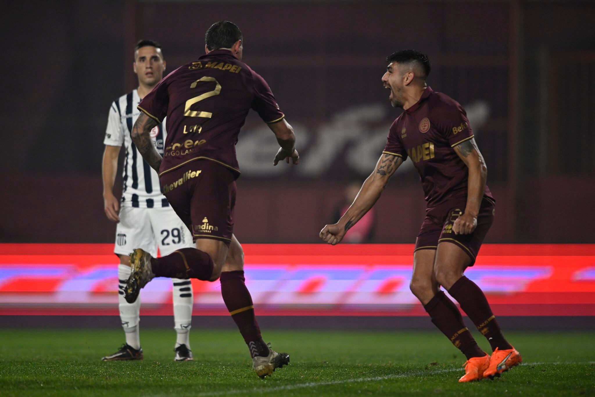 El hecho sucedió en la victoria 2-1 de Lanús ante Talleres por la Liga Argentina.