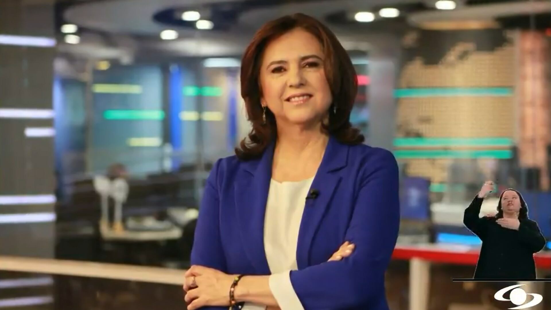 La periodista recibió una emotiva despedida de Noticia Caracol. Foto: Twitter @NoticiasCaracol.