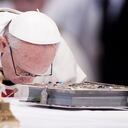 El papa Francisco preside al cargo en una ceremonia donde tomó la posesión oficialmente como líder de la Iglesia Católica en el 2013.