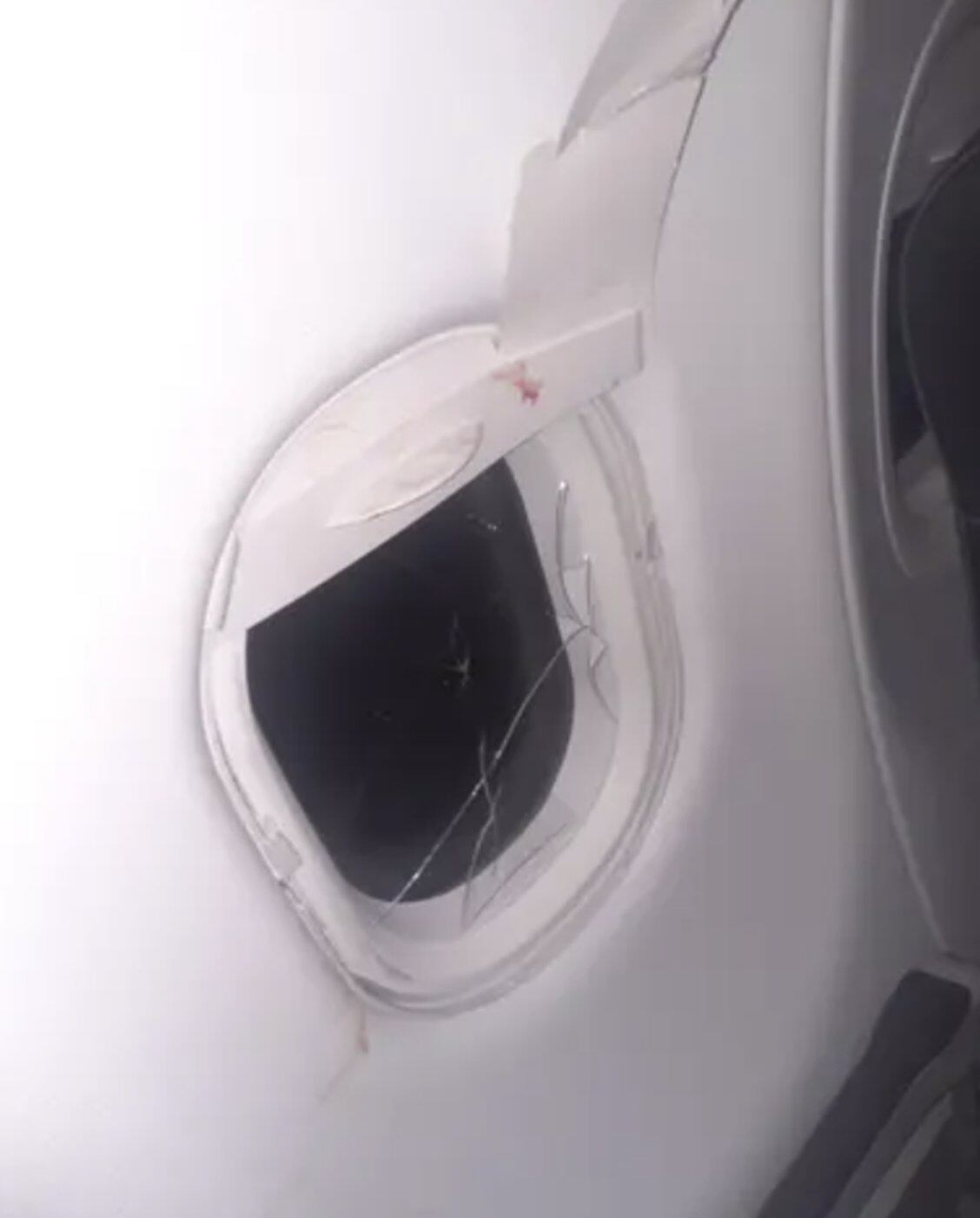 La ventana resultó rota en su parte interior