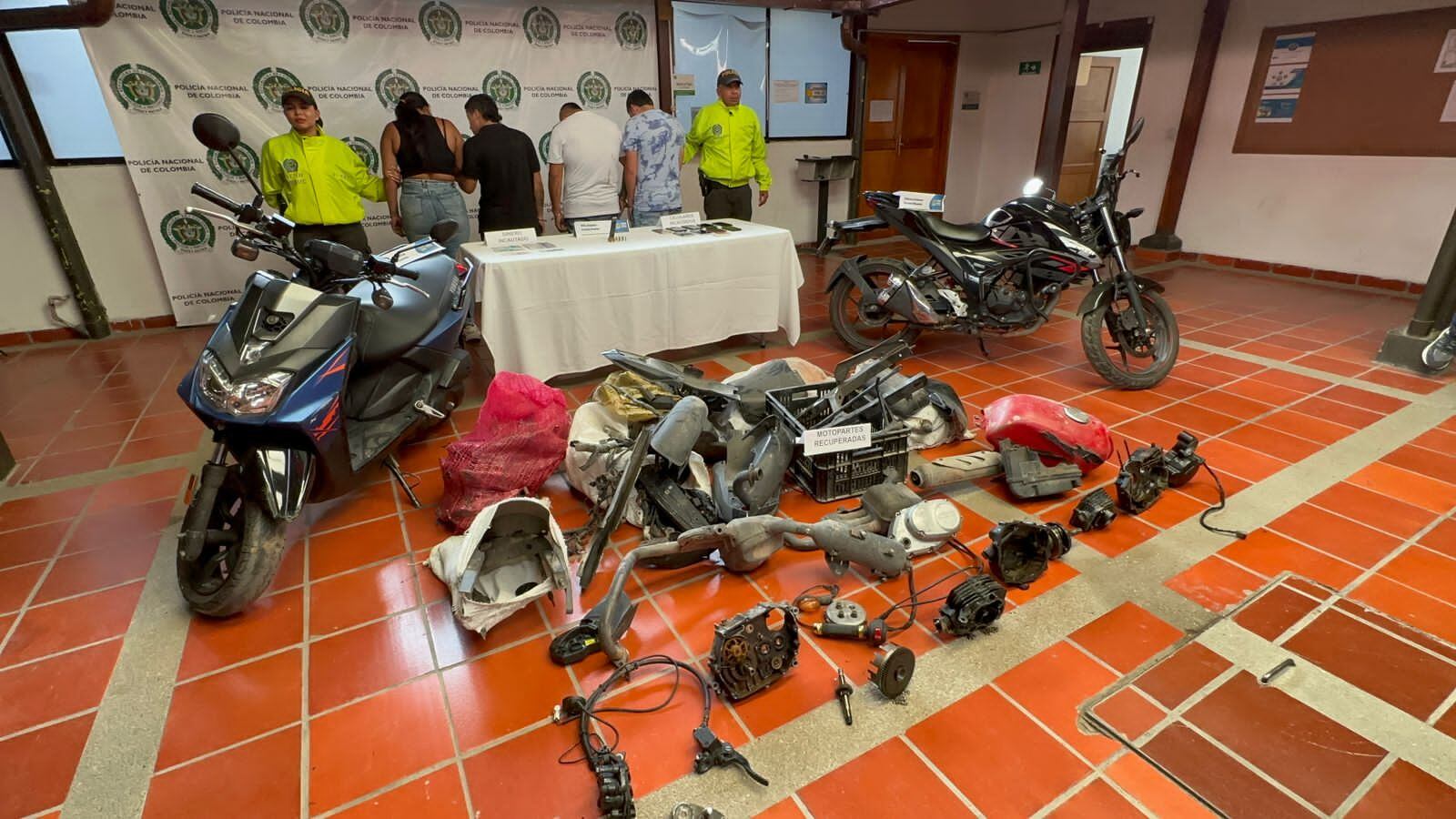 Presuntos integrantes de la banda delincuencial Los Bufones.