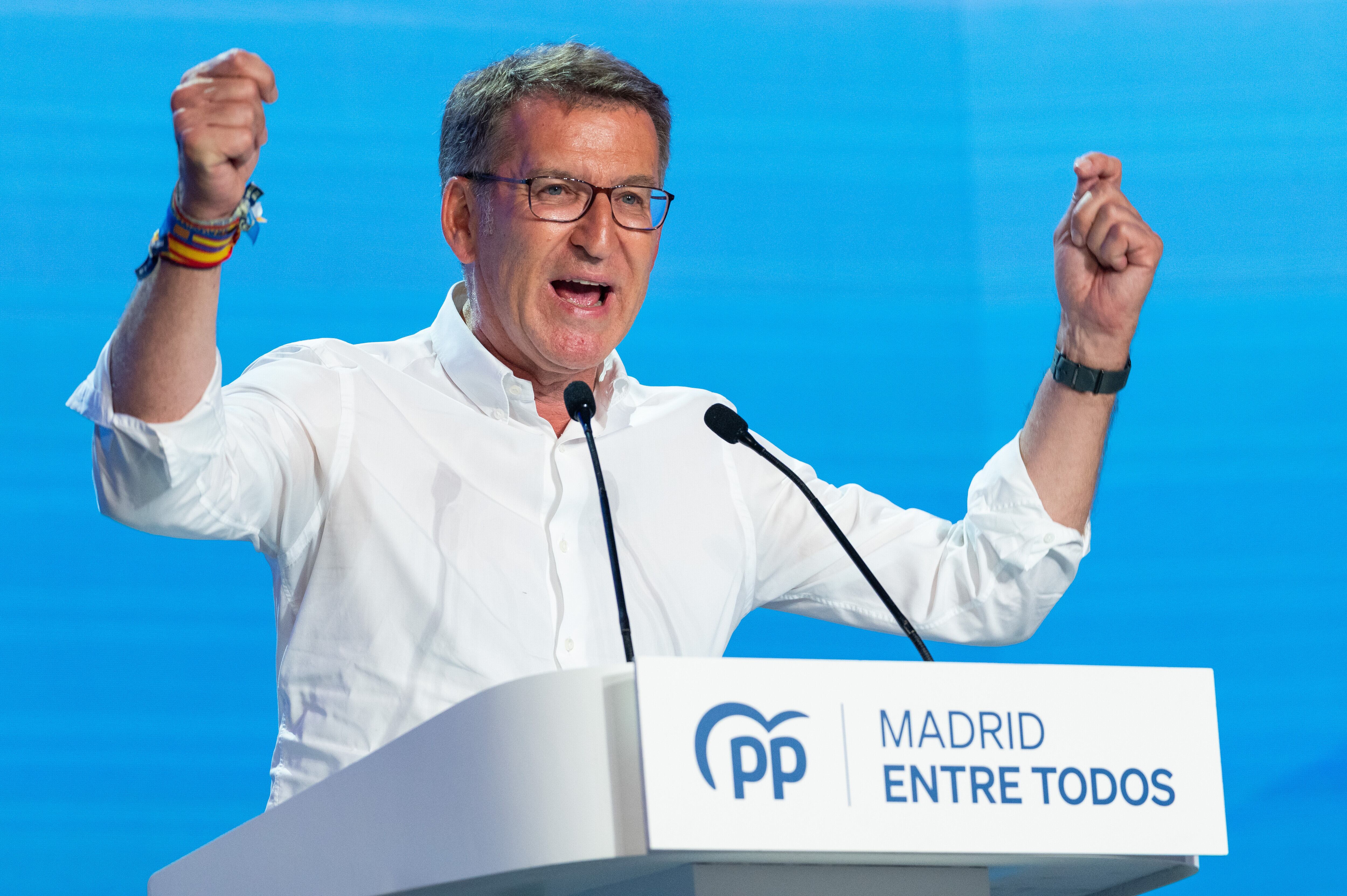 El líder del Partido Popular, Alberto Nuñez Feijoo, hablando durante el mitin de clausura de la campaña electoral del Partido Popular (PP), antes de las elecciones regionales