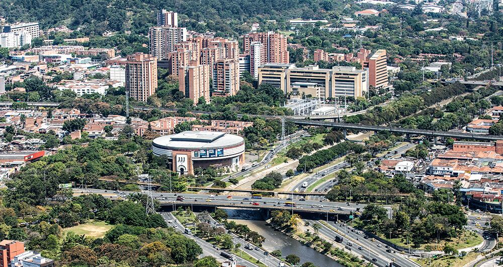    El turismo de la salud se tomó Medellín y los delincuentes sacan provecho con clínicas clandestinas. Cientos de personas están cayendo en la trampa. 