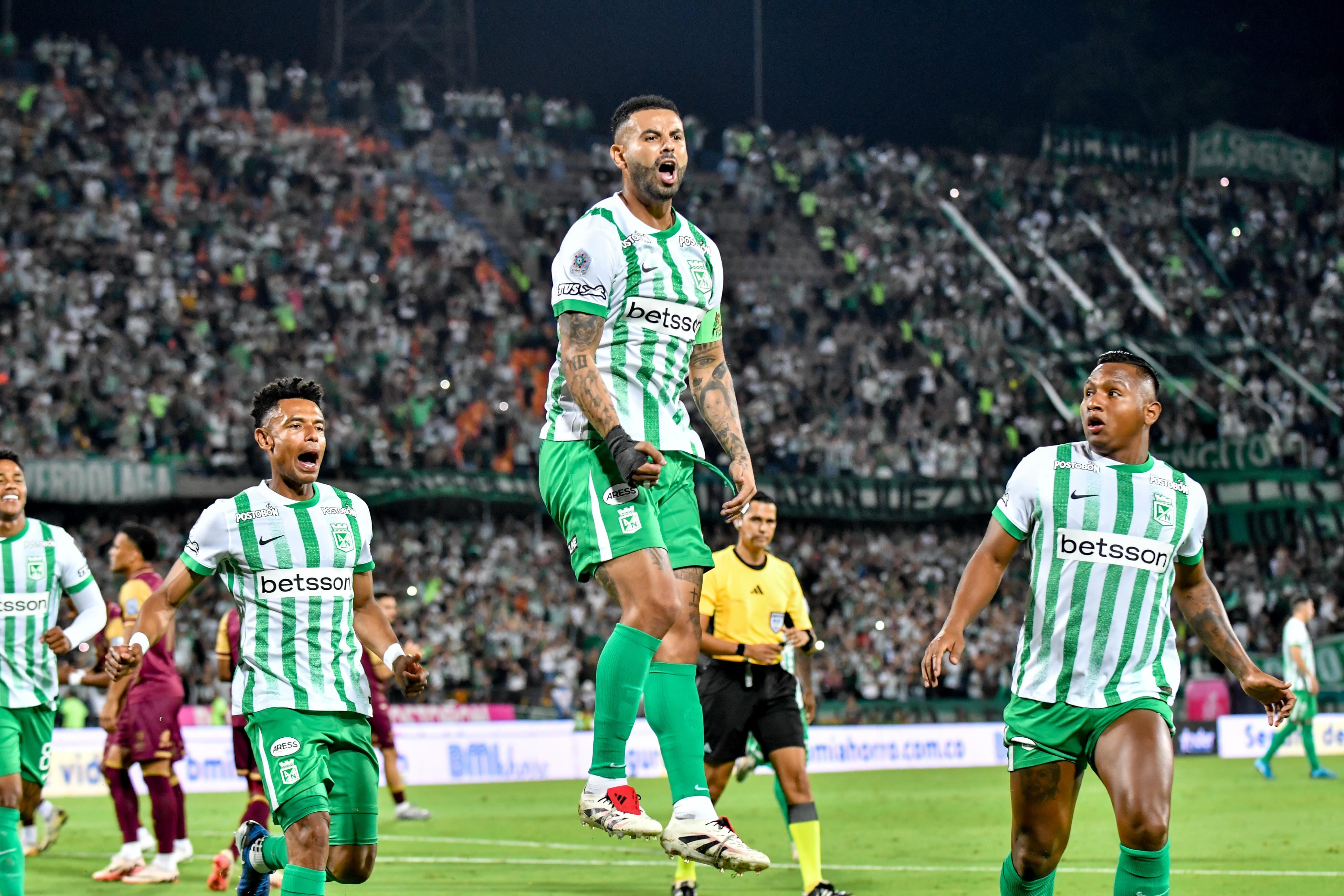 Edwin Cardona celebrando su gol frente a Deportes Tolima