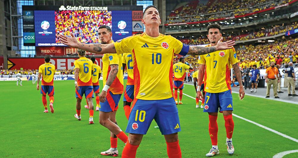   James Rodríguez, capitán de la selección, lidera el equipo que quiere levantar el trofeo en el estadio de Miami. Daniel Muñoz tendrá que ver el juego desde la tribuna. 