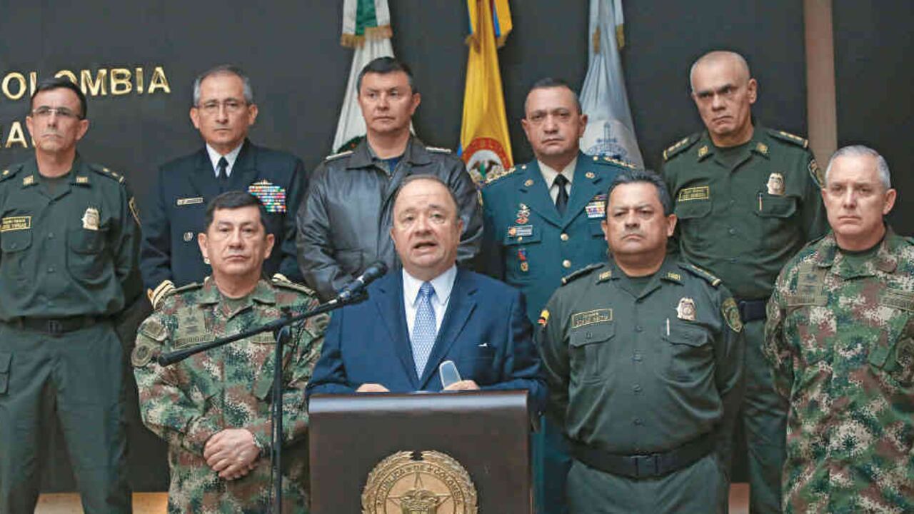 El ministro de Defensa, Luis Carlos Villegas, con la cúpula de las Fuerzas Militares y de Policía, responsables de Agamenón II y otras operaciones que han terminado con cerca de medio centenar de capos.