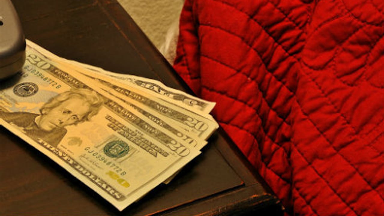 Fred y Laura salen a caminar, salen juntos de la ciudad los fines de semana, pasean por mercados y a menudo tienen citas en restaurantes.