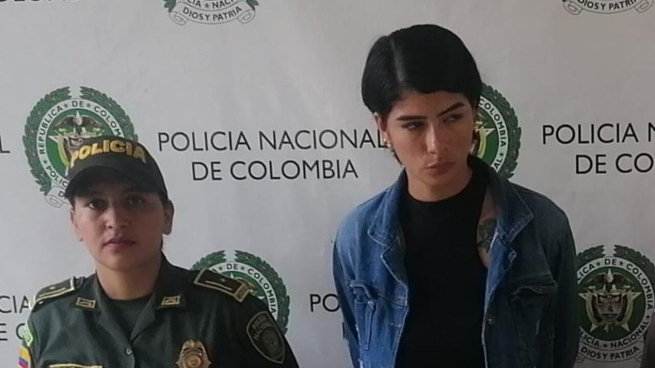 Mujer capturada por la policía de Barranquilla