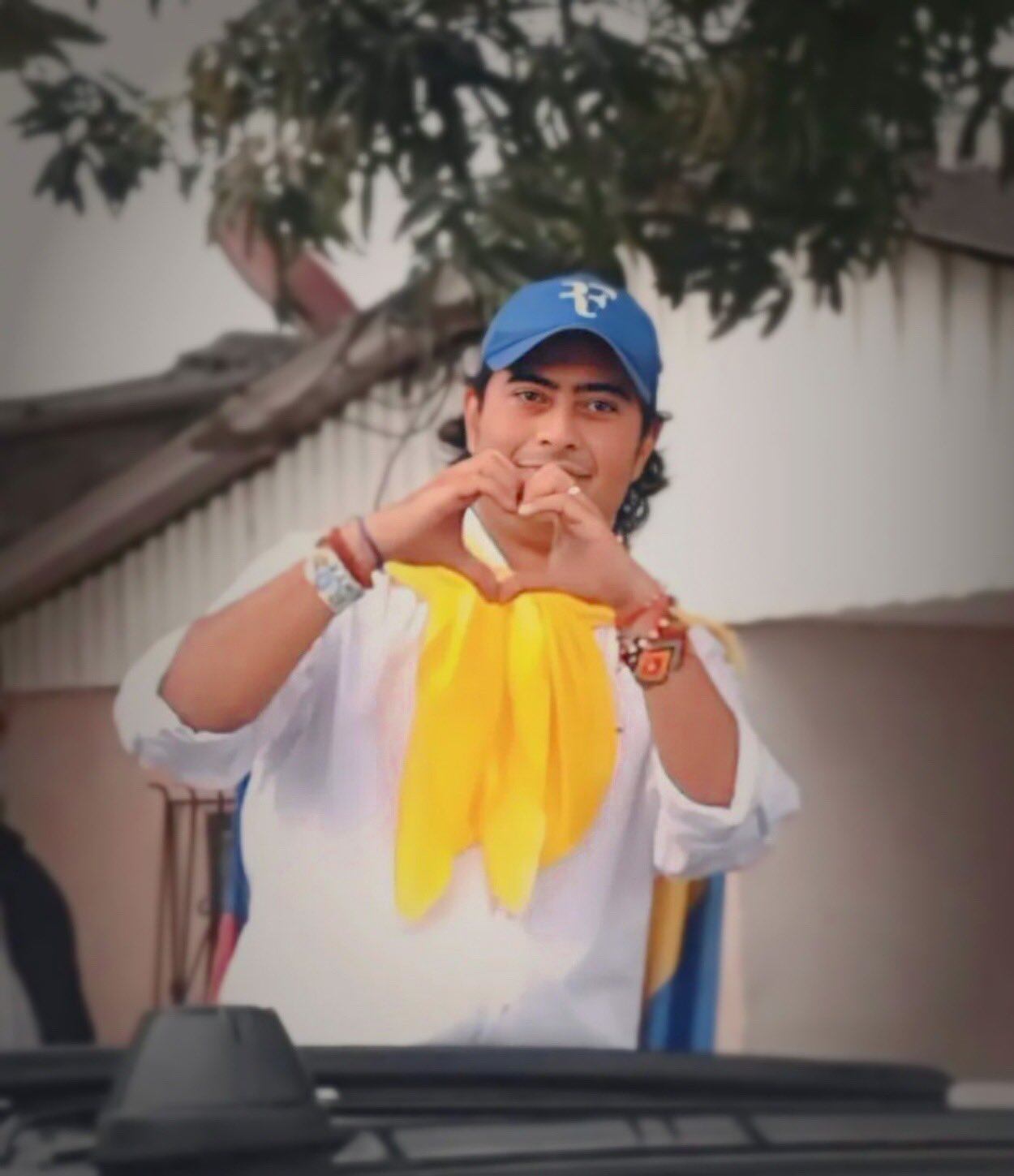 NICOLAS PETRO en campaña