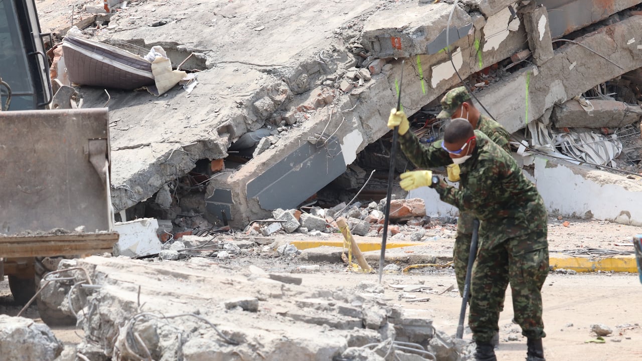 Terremoto en Cali afectaciones y demolición de estructuras colapsadas en la calle quinta con 44