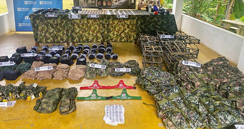 Estos son algunos de los elementos que ha incautado la Policía.
