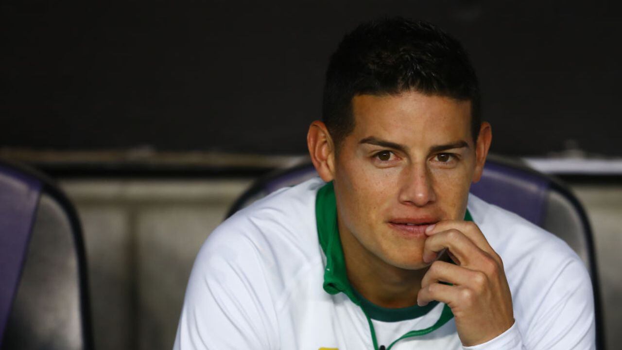 Compañero habla de James.