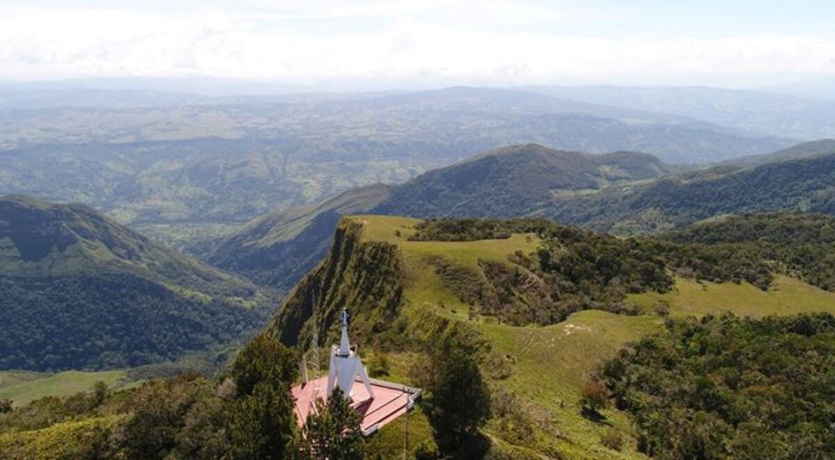Cerro La Milagrosa, El Guacamayo, Santander.