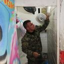 Uniformados encontraron celulares dentro de las paredes de las celdas de los reclusos.