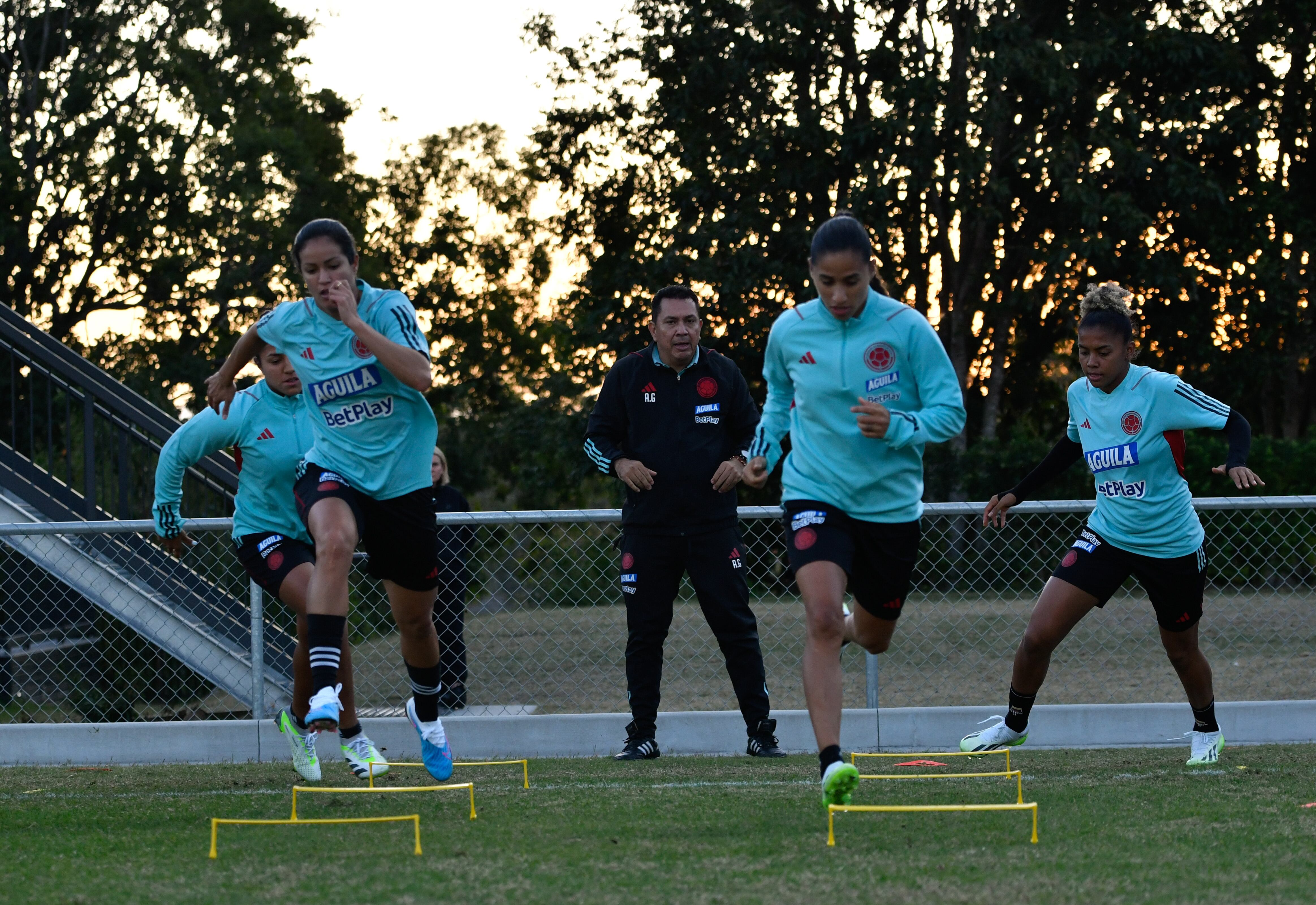La Selección femenina de fútbol de Colombia, entrena en Australia.  Fotos cortesía Federación.