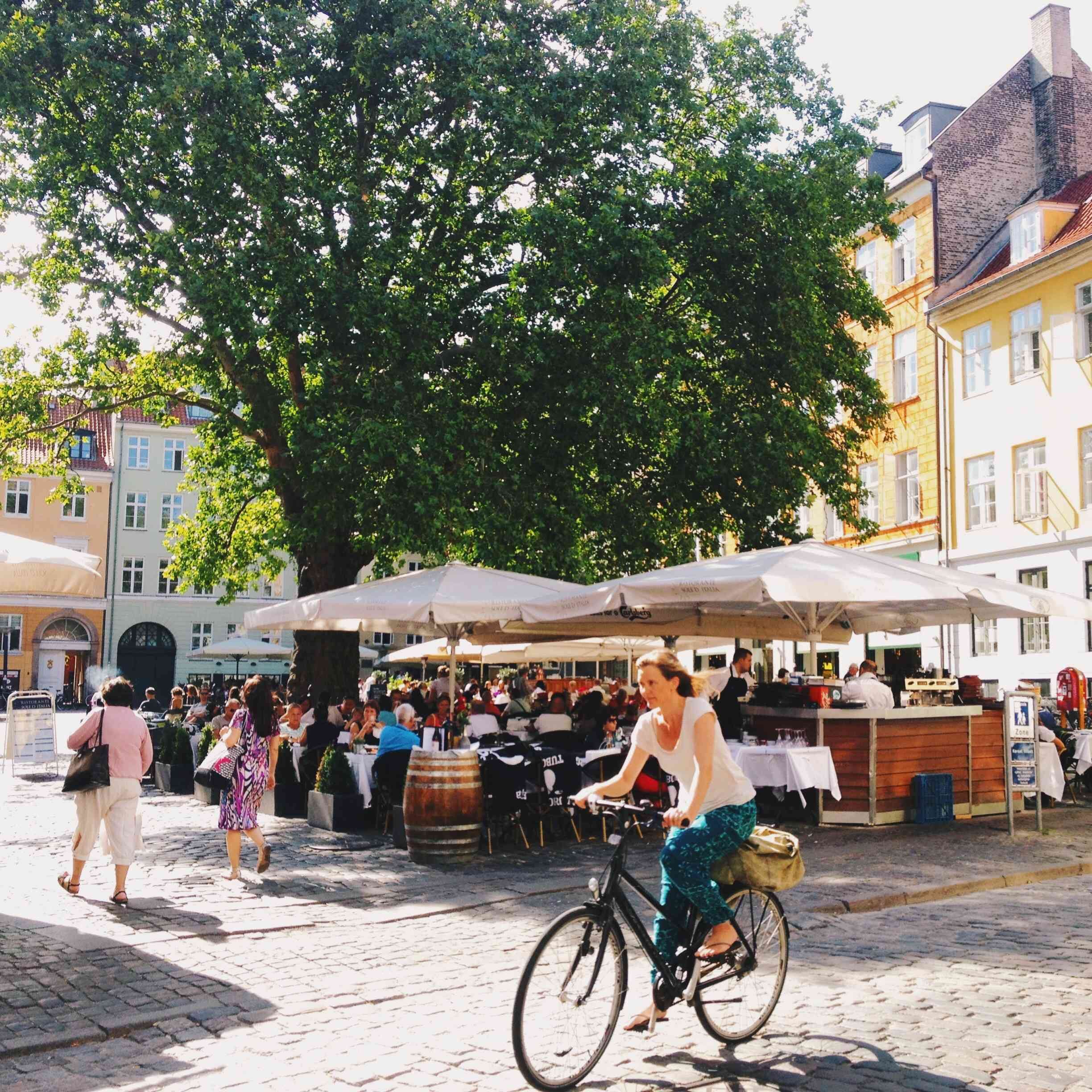 Dinamarca, actualmente el país con más nuevos casos de covid-19 respecto a su población, batió su récord absoluto el pasado miércoles con 23.228 contaminaciones adicionales en 24 horas. 