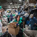 Imagen de referencia de recicladores en la capital de Colombia.