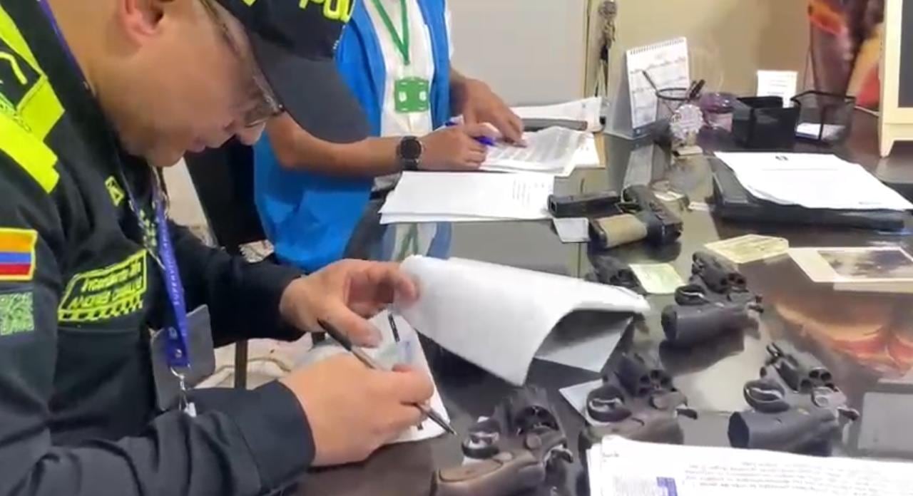 Estas son las razones por las que el gobierno suspendió licencias a cinco empresas de vigilancia privada.