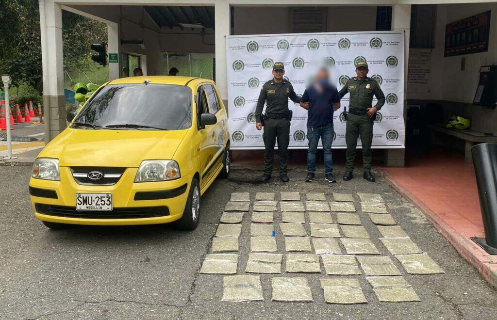 Capturan taxista que transportaba en baúl del carro marihuana