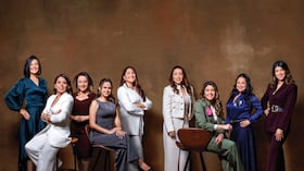 De izquierda a derecha, de pie: Alejandra Torres Dromgold, Carolina Rojas, Daniela Giraldo, Natalia Zuleta Triana,
Marisol Pabón y Laura María Molina. Sentadas: Laura López Quintero, María del Mar Torres Triana y Carolina Solano.