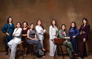 De izquierda a derecha, de pie: Alejandra Torres Dromgold, Carolina Rojas, Daniela Giraldo, Natalia Zuleta Triana,
Marisol Pabón y Laura María Molina. Sentadas: Laura López Quintero, María del Mar Torres Triana y Carolina Solano.