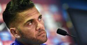 El defensor brasileño atacó a la prensa española en rueda de prensa.