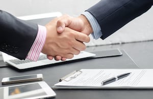 Buscar trabajo en internet exige precaución ante correos que suplantan a grandes empresas.