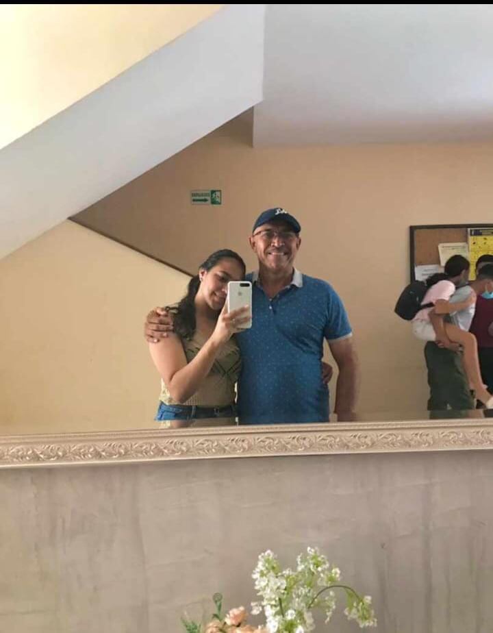 A la derecha, Adalberto Márquez.