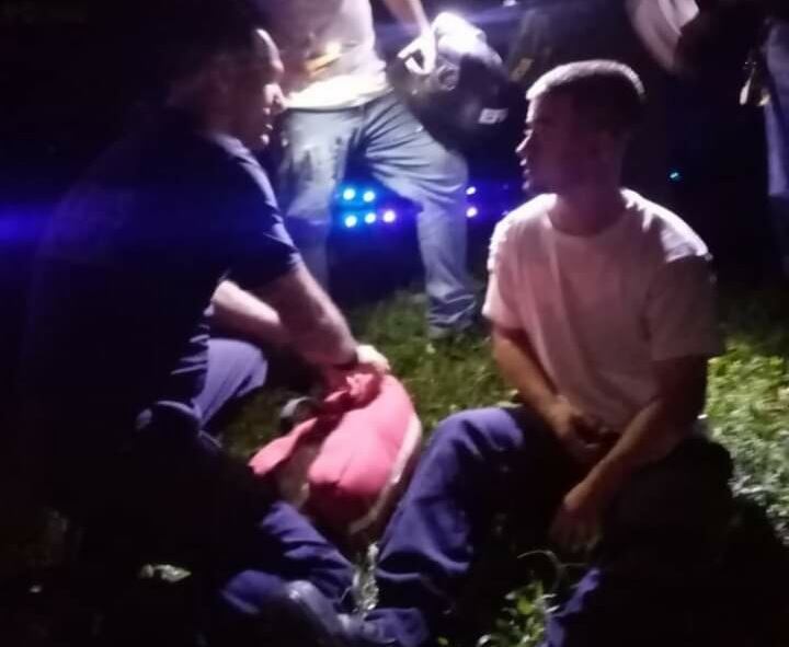 El joven recibió los primeros auxilios por parte del cuerpo de bomberos de Puerto Triunfo.