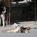 Desde que comenzaron los disturbios el jueves, al menos cuatro policías han muerto y decenas de personas han resultado heridas en un país sumido en una grave crisis política, de seguridad y humanitaria. (AP Photo/Odelyn Joseph)