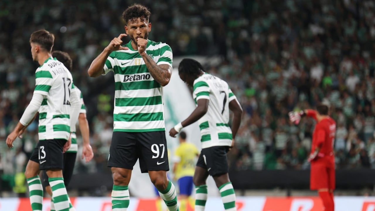 Luis Suárez marcó doblete en la goleada del Sporting en Portugal