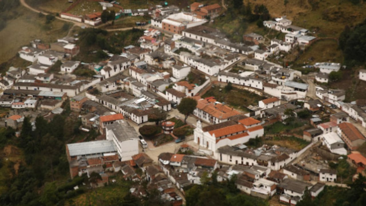 A Vetas le dicen el ‘pesebre de Colombia’ por esta particular imagen que se registra a lo lejos. En sus montañas nace el agua que consumen 2 millones de santandereanos.
