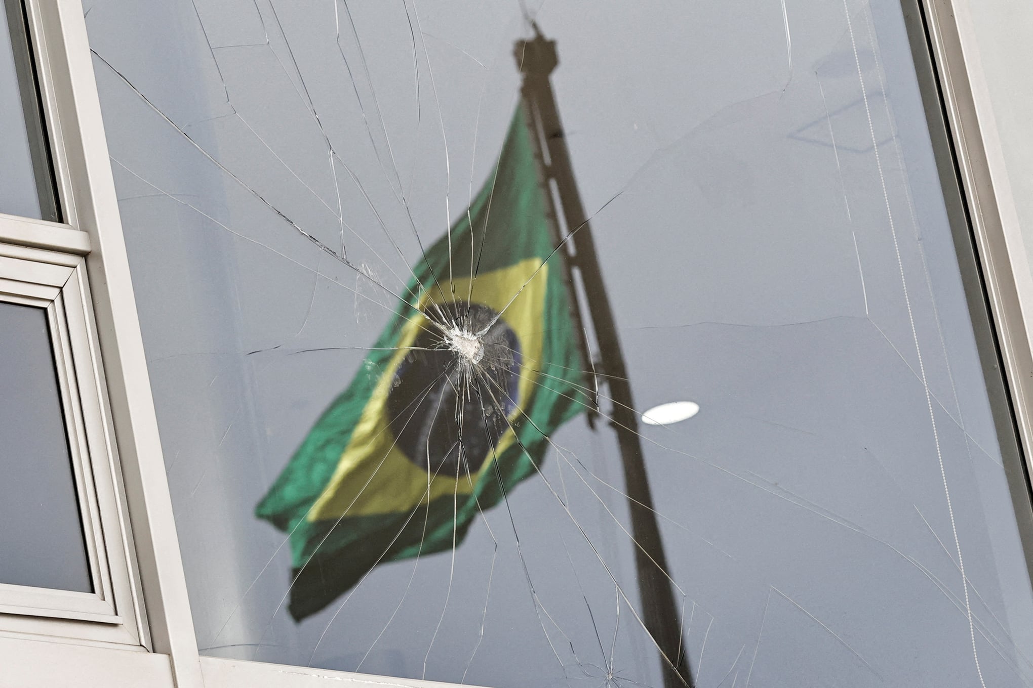En imágenes : Destrucción tras ataque a instituciones estatales de Brasil
